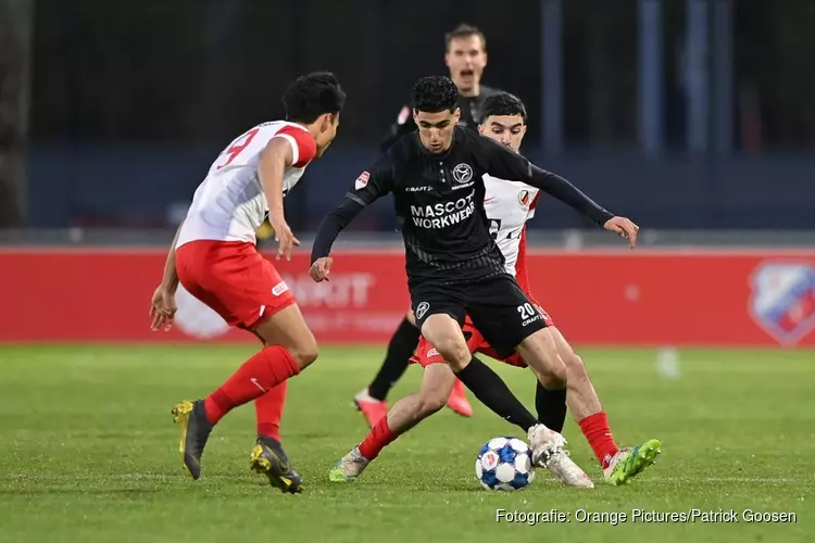 Almere City FC doet wat het moet doen in Utrecht