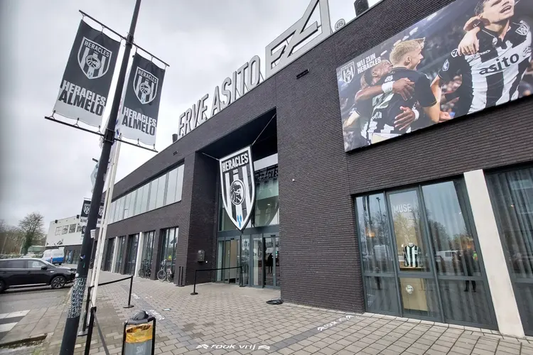 Heracles Almelo en Almere City FC komen niet tot scoren